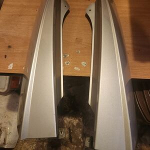 Cadillac escalade tail lamp appliqués d pillar trim molding left and right